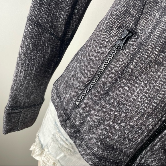 Lululemon Define Jacket Herringbone Grey Size 8 EUC - Picture 7 of 13